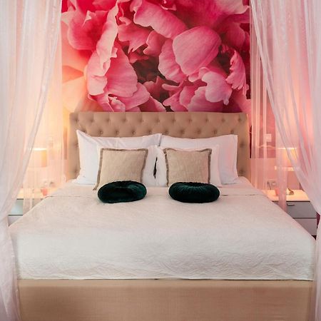 Design Hotel Romantick Тршебонь Экстерьер фото