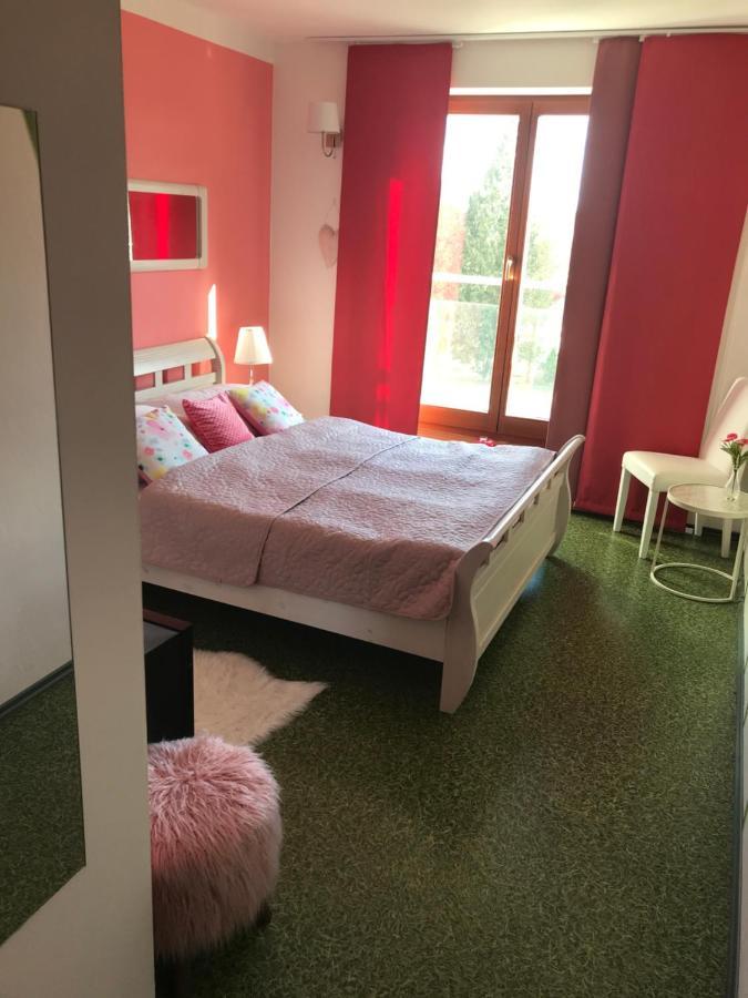 Design Hotel Romantick Тршебонь Экстерьер фото