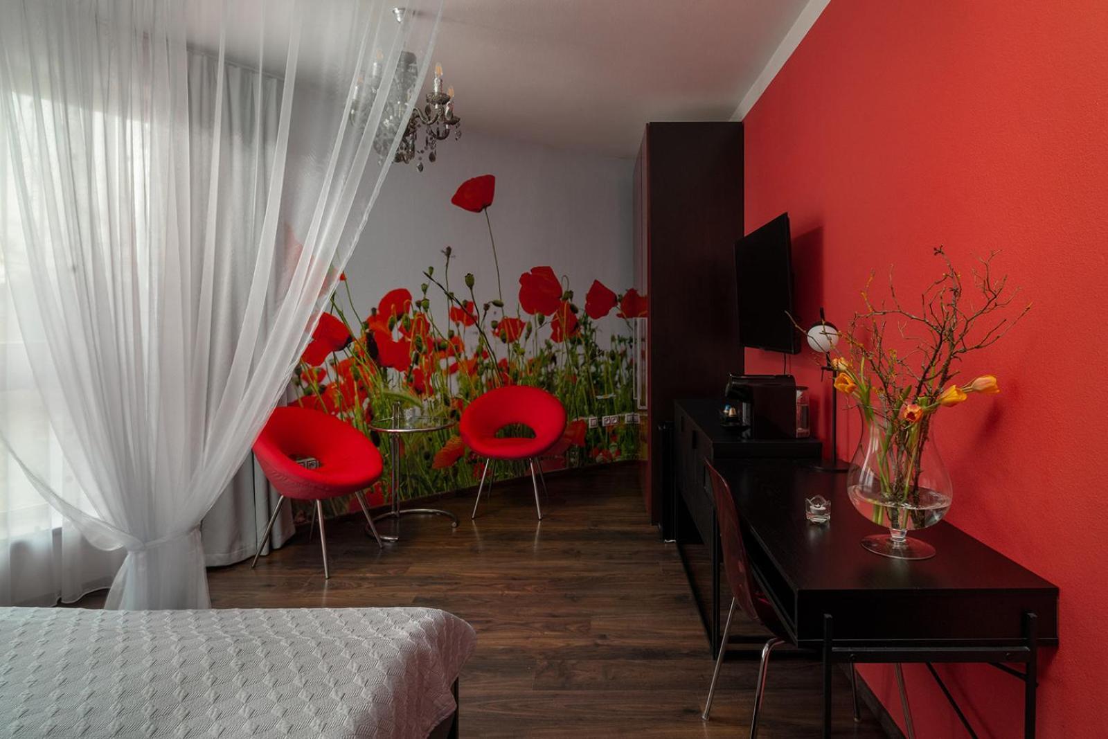 Design Hotel Romantick Тршебонь Экстерьер фото