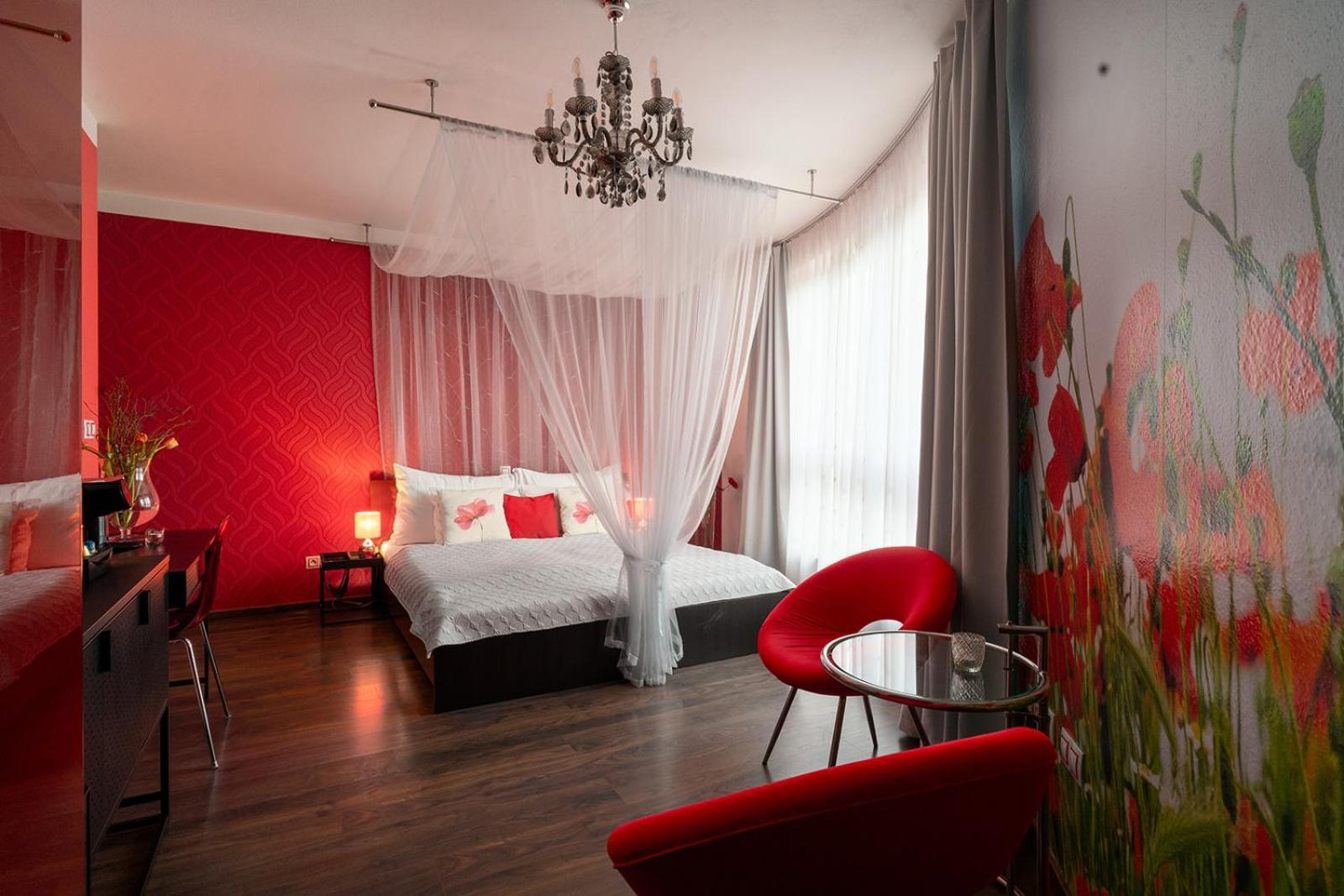 Design Hotel Romantick Тршебонь Экстерьер фото