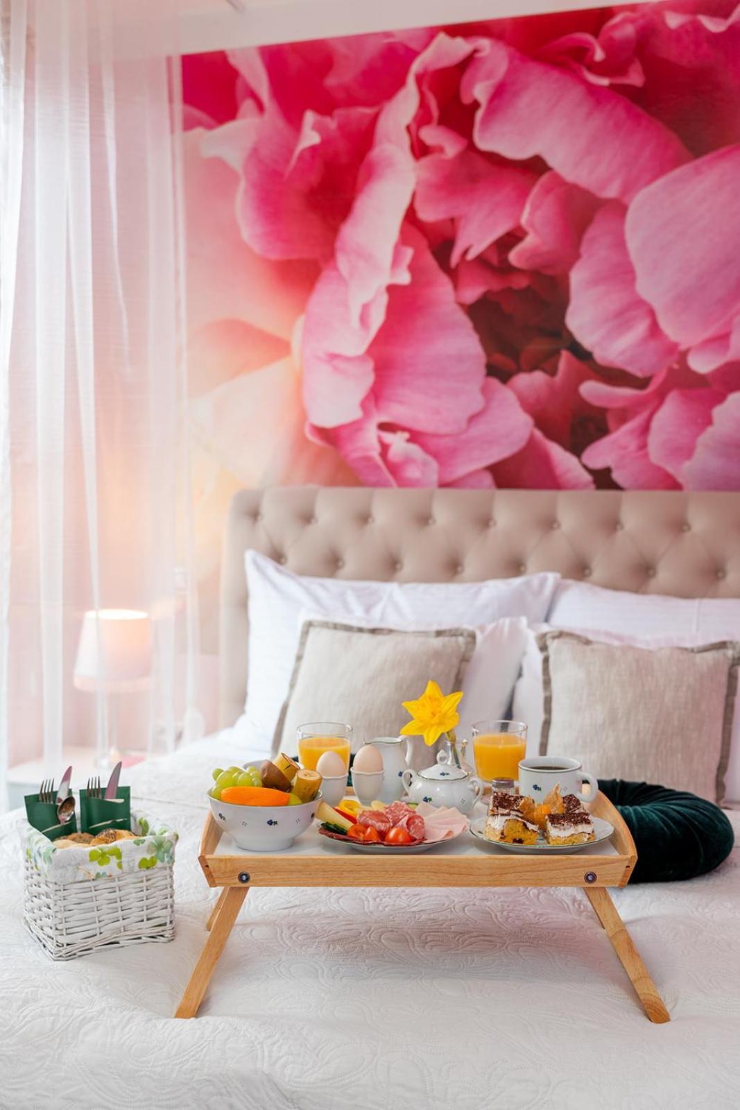 Design Hotel Romantick Тршебонь Экстерьер фото
